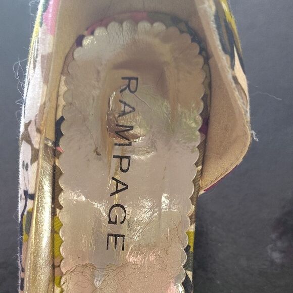 Rampage Cream and Brown Heels Elegant Floral Design - Picture 2 of 6